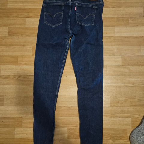 Levis 710 super skinny str 31