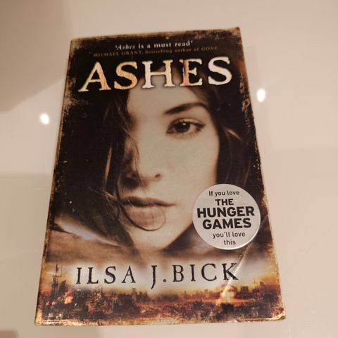 Ashes. Ilsa J. Bick