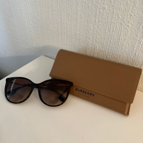 Burberry B4333 solbriller