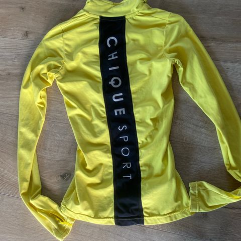 chique sport kunstløp str 158