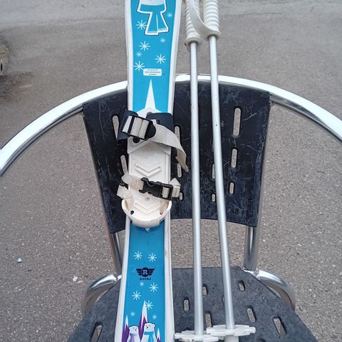 70 cm Rocko ski med passende staver