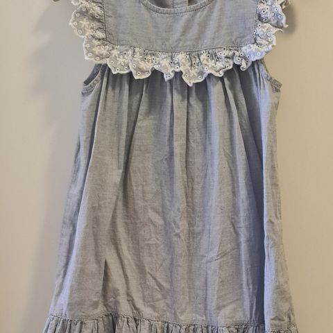 Newbie kjole i strørrelse 116