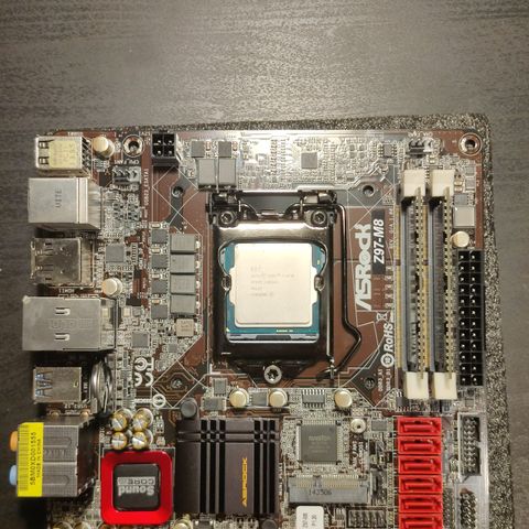 Asrock z97-m8 mini itx motherboard med i7 4790 og 16 gb 1600mhz ram