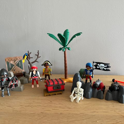 Playmobil sjørøvere riddere figurer, en drage og utstyr