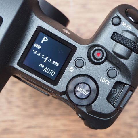 Canon EOS R -  Speilløst - 30.3 MP - Full Frame - 4K / 30 fps - Wi-Fi, Bluetooth
