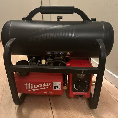 Milwaukee M18 kompressor