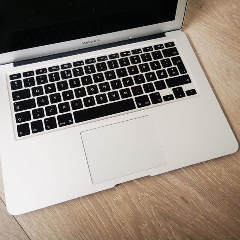 Macbook air 13 2014 defekt, virker ikke