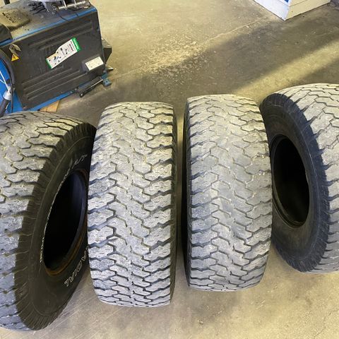 33x12.5 R15