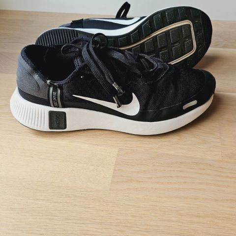 Nike sneakers 38,5 str