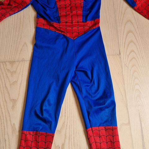 Spiderman drakt og maske str 4-6 år selges