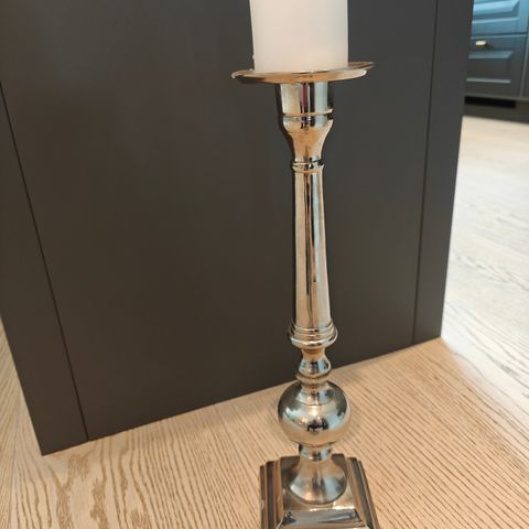 Klassisk lysestake for gulv eller bord