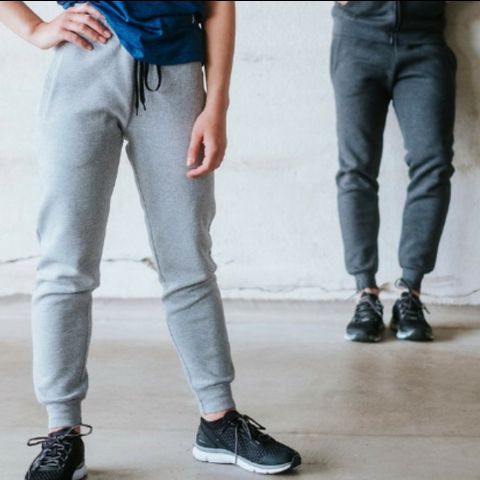 Ny joggebukse NYXX XL Kupp 200 (998) NY XL hettejakke KUN 150 (499)