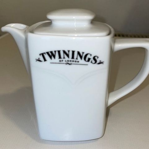Stilren te kanne / Twinings Tea Pot / Teapot / Porsgrunds Porselænsfabrik