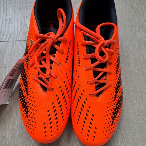 ADIDAS  PREDATOR  Fotballsko  Str 37 1/3. UBRUKT