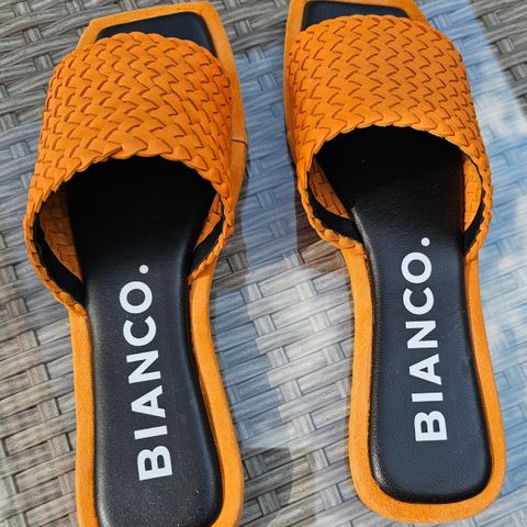 Bianca sandaler