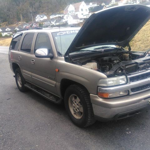 Chevrolet Tahoe 5.3 AWD -00 selgast i delar