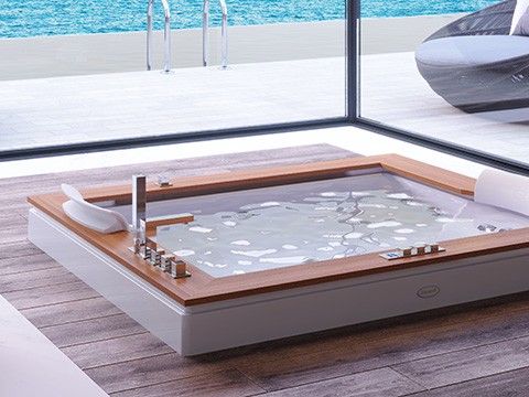 Jacuzzi® Aura Plus Designer: Carlo Urbinati 180 x 150 x 66 LEVERINGSKLAR