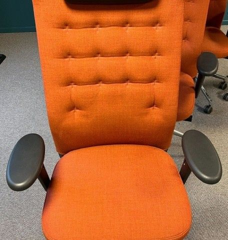 6 stk Kontorstol fra Vitra, ID Trim L, orange stoff, høy rygg, nakkepute i skinn