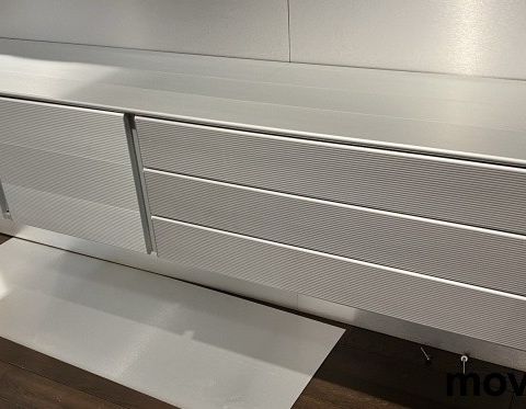 2 stk Stilig vegghengt skjenk i aluminium fra Ycami, Italia, modell Velasca, bre