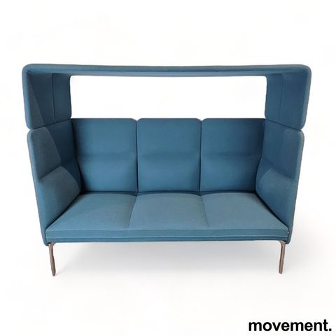 2 stk 3-seter sofa / lounge i blått stoff fra ForaForm, modell Senso med høy ryg