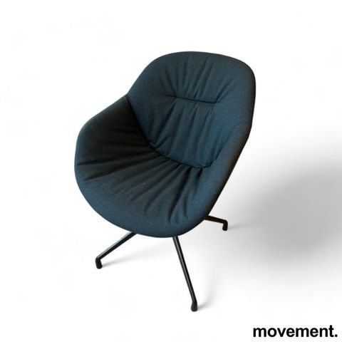 HAY About a chair AAC 121 Soft, helpolstret i mørkt blått Remix-stoff, ben med s