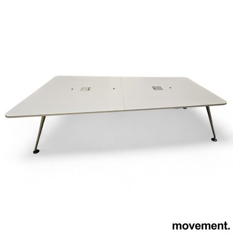 Møtebord / konferansebord / trapesbord fra Vitra i hvit / krom, 300x190/143cm, p