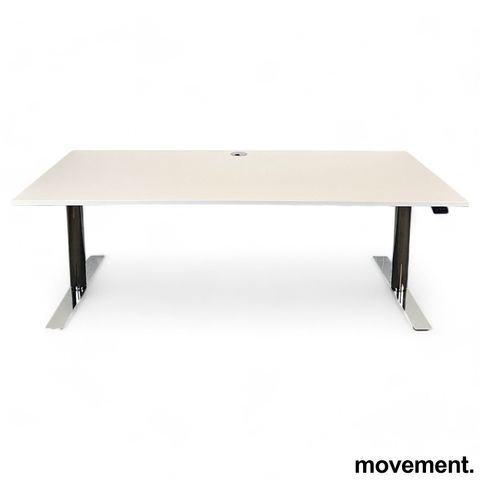 3 stk Skrivebord med elektrisk hevsenk i hvitt / krom fra Kinnarps, Oberon, 180x