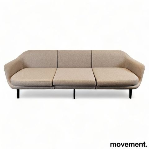 2 stk Lekker 3-seter sofa i lyst stoff fra Normann Copenhagen, modell Sum, bredd
