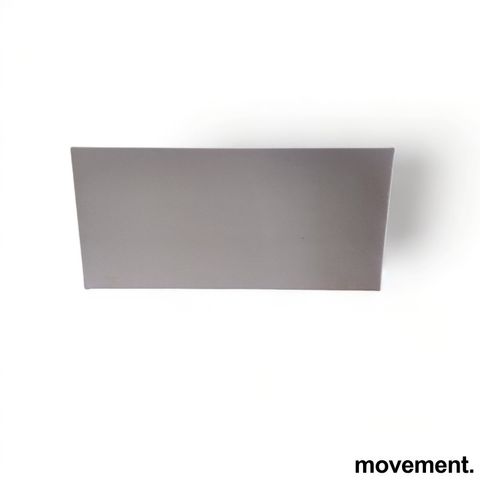10 stk Bordskillevegg Face i lyst grått stoff fra Martela, 140x65cm, pent brukt