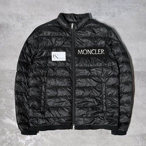 Moncler Neveu Jakke (strl 5)