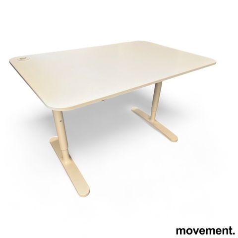 4 stk IKEA Bekant skrivebord i hvitt, 120x80cm, pent brukt