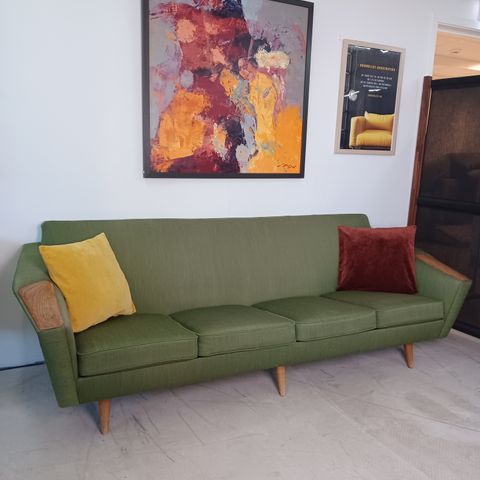 Retro sofa med armlener i teak / renset og leveringsklar