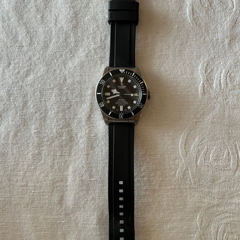 Tudor Pelagos 42, sort