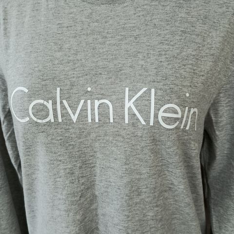 Calvin Klein genser og topp