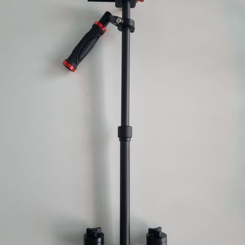 Mekanisk stabilisator for speilreflekskamera