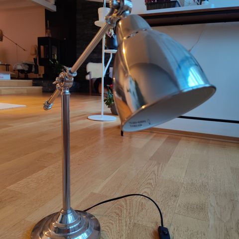 Pen bordlampe/skrivebord lampe i metall