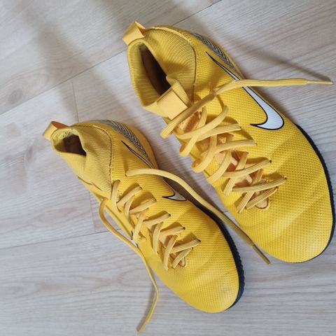 Nike futsal/innesko str 34