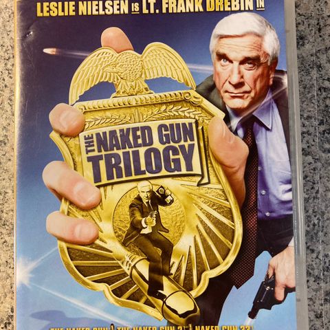 The naked gun trilogy. Norske tekster.