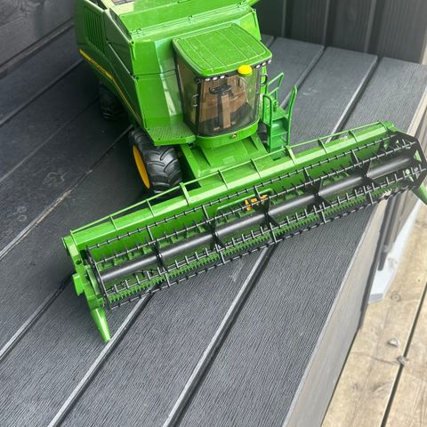 Bruder 02132 John Deer Høster