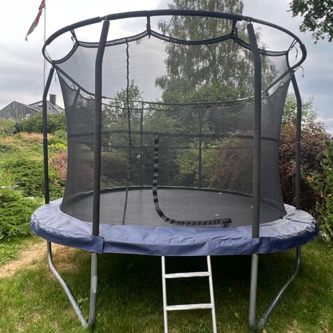 Jumpking trampoline STOR demontert