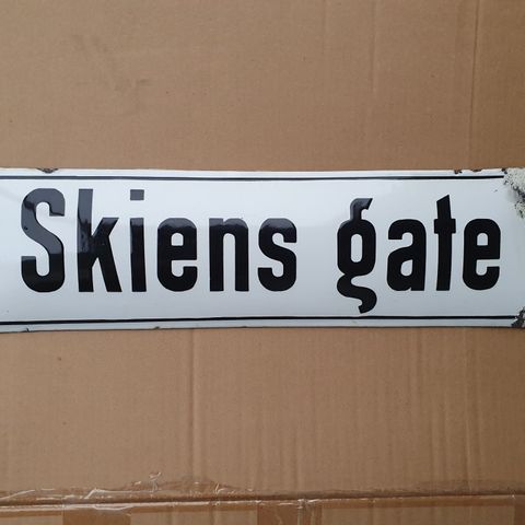 SKIENS GATE. EMALJESKILT. SKILT. GATE SKILT. SKIEN. EMALJE SKILT. OSLO. VEI .