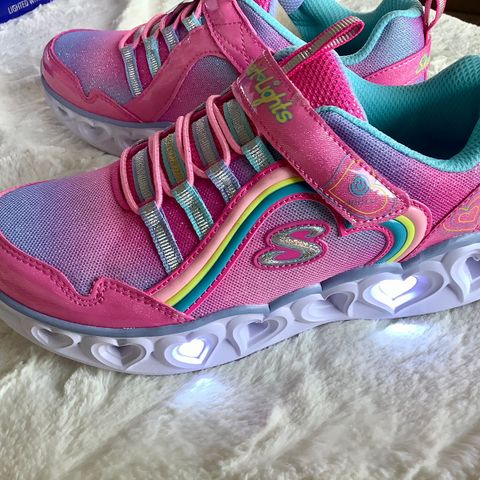 Ubrukte! Skechers Heart Lights Rainbow Lux i str 34