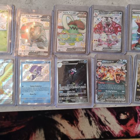 Paldean fates inkl 2 charizard og shineys