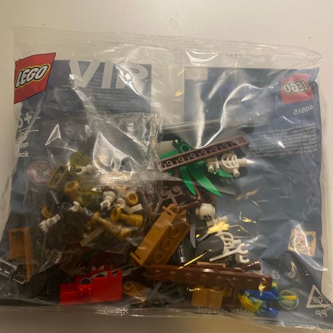 lego VIP pirate treasure