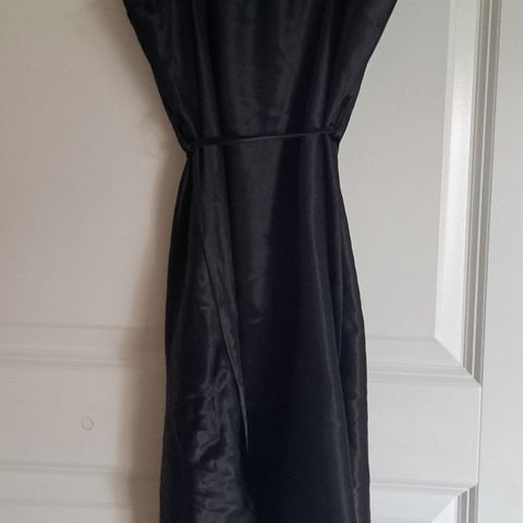 Liten, sort kjole fra Cider