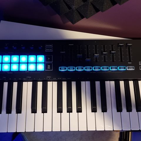 Novation Launchkey 49 MK3