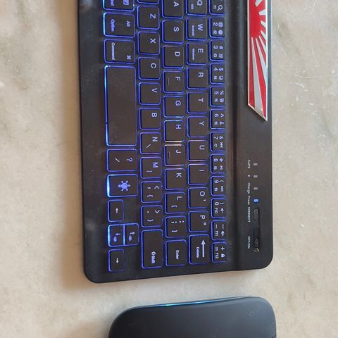mini tastatur og mus
