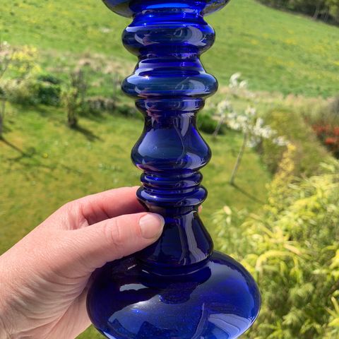 Nydelig blå lysestake/vase