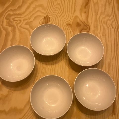 Fem hvite skåler ikea