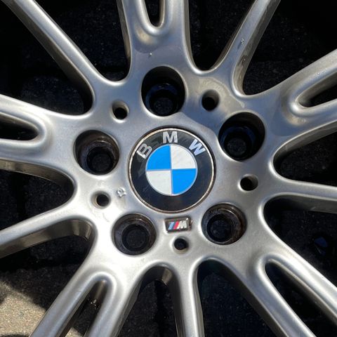 BMW M-Felger med S.dekk. 18’’Stått på E90. Mulig frakt mot Oslo